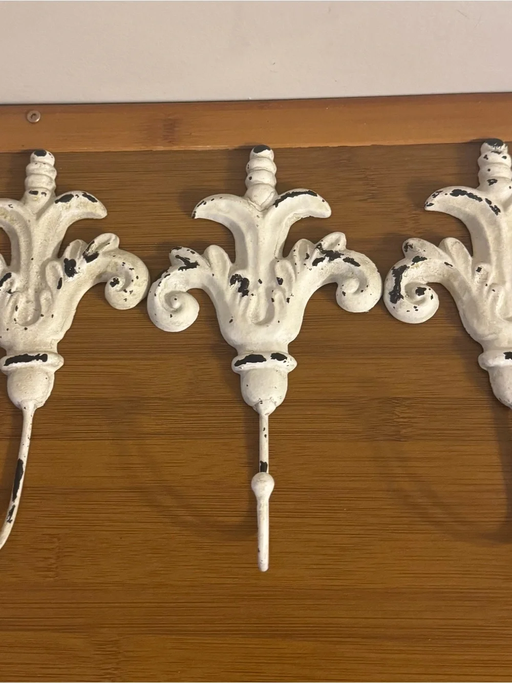 Distressed White Fleur-de-Lis Wall Hook Decorative Home Accent cast iron vintage